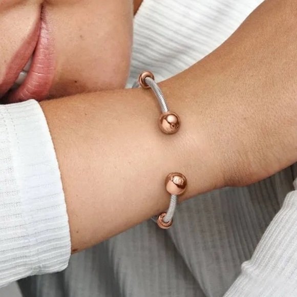 Pandora rose gold bracelet set - Picture 3 of 3